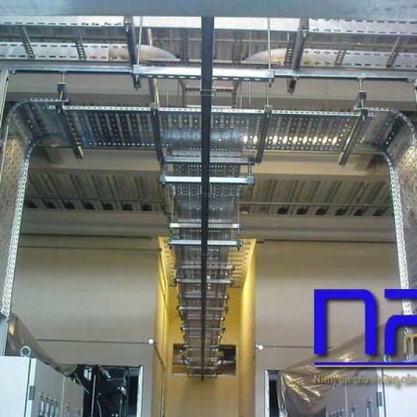 Thang cáp tôn mạ kẽm 01